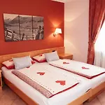 Garni Rin Da Rin Hotel 3*